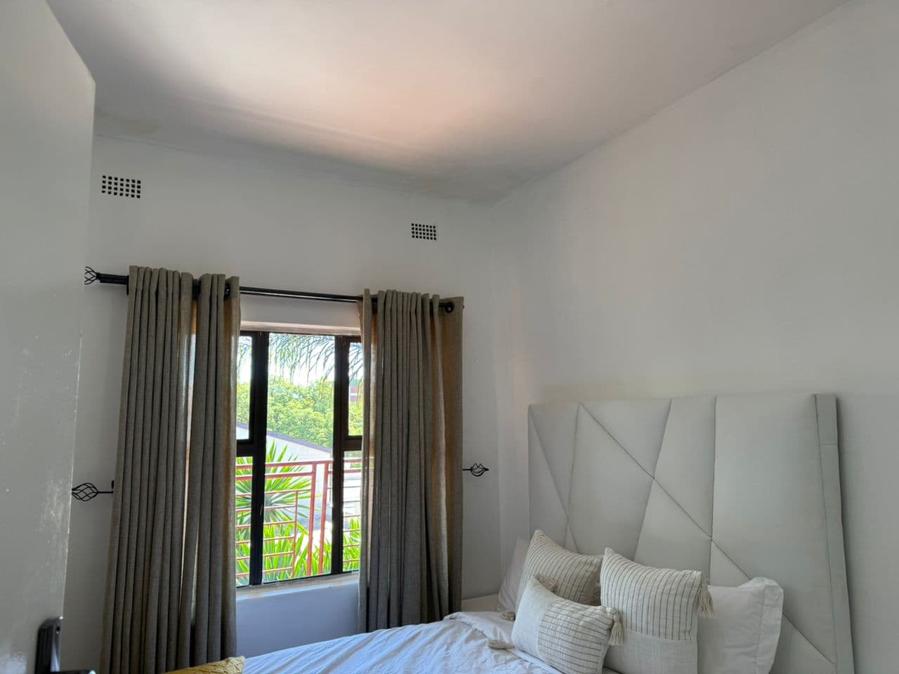 AVENUES 2 BEDROOMED FLAT TO RENT